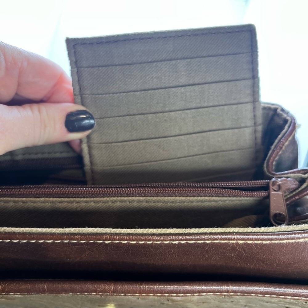 Carryland Ostrich-Embossed Shoulder Bag | Adjustable Strap | Multi-Compartment - Picture 12 of 15